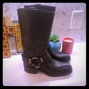 Frye Harness 12R Boots Black